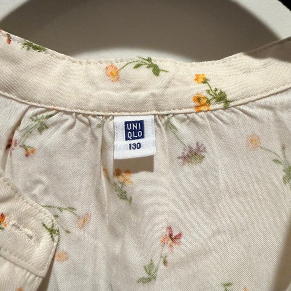 UNIQLO Kids Floral Tiered Mini Dress Puff Sleeve Cream Babydoll Boho Size 130 - Picture 4 of 5